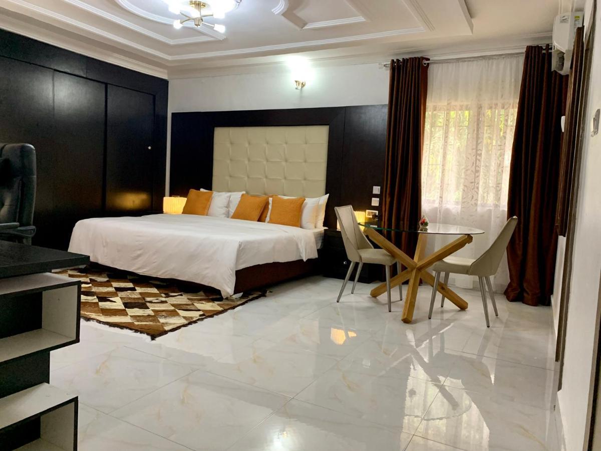 Urban Rootz Hotel Абуджа Екстериор снимка