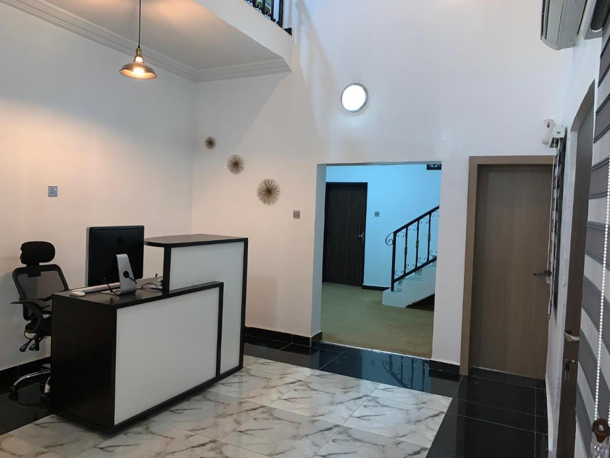 Urban Rootz Hotel Абуджа Екстериор снимка