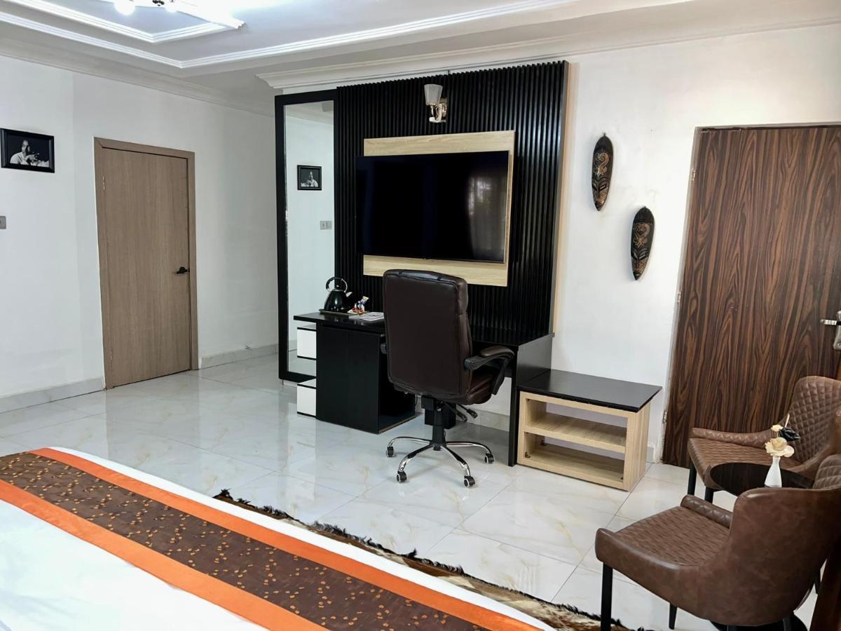 Urban Rootz Hotel Абуджа Екстериор снимка