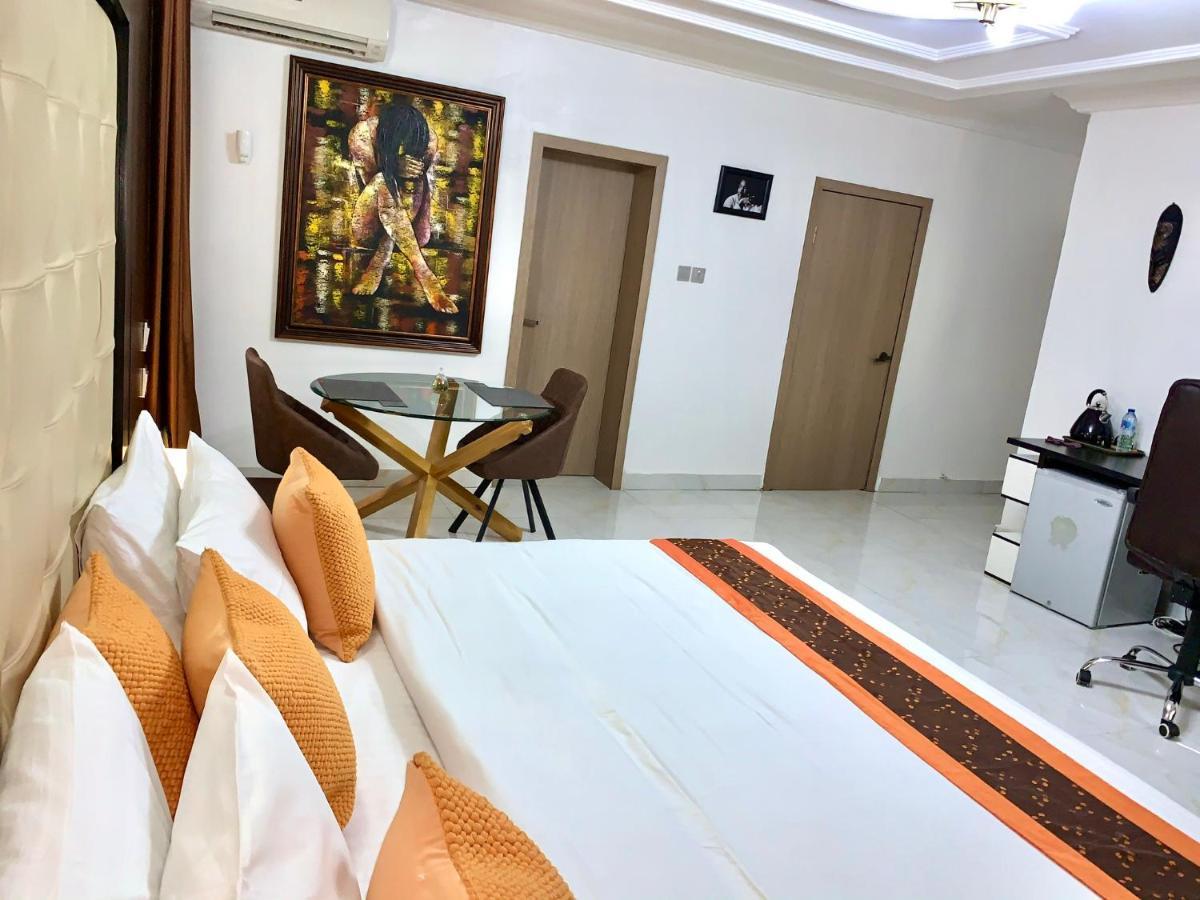 Urban Rootz Hotel Абуджа Екстериор снимка