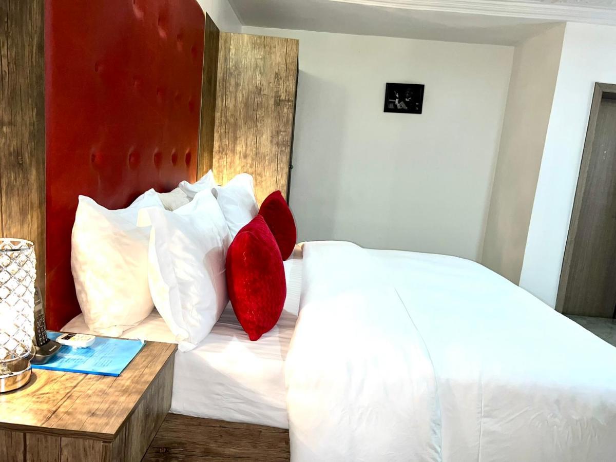Urban Rootz Hotel Абуджа Екстериор снимка
