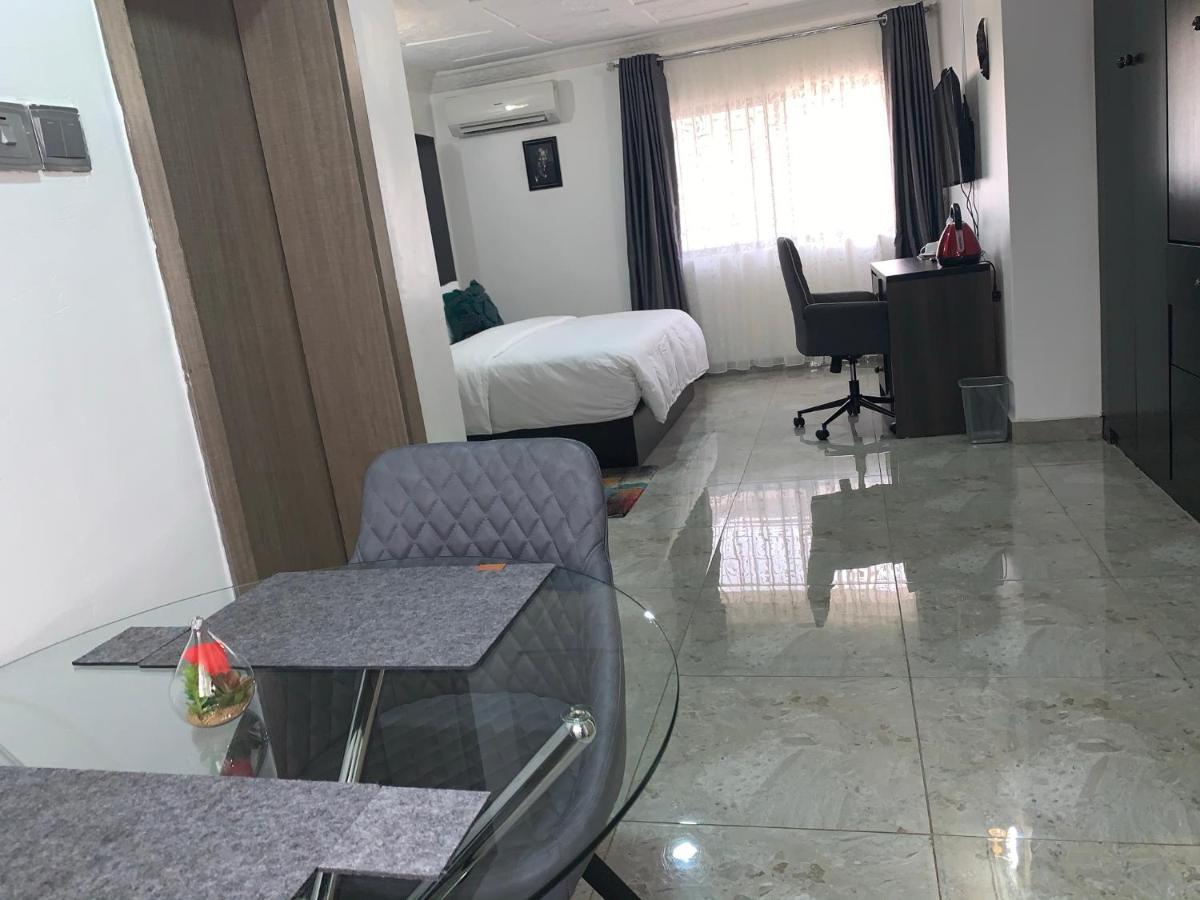 Urban Rootz Hotel Абуджа Екстериор снимка