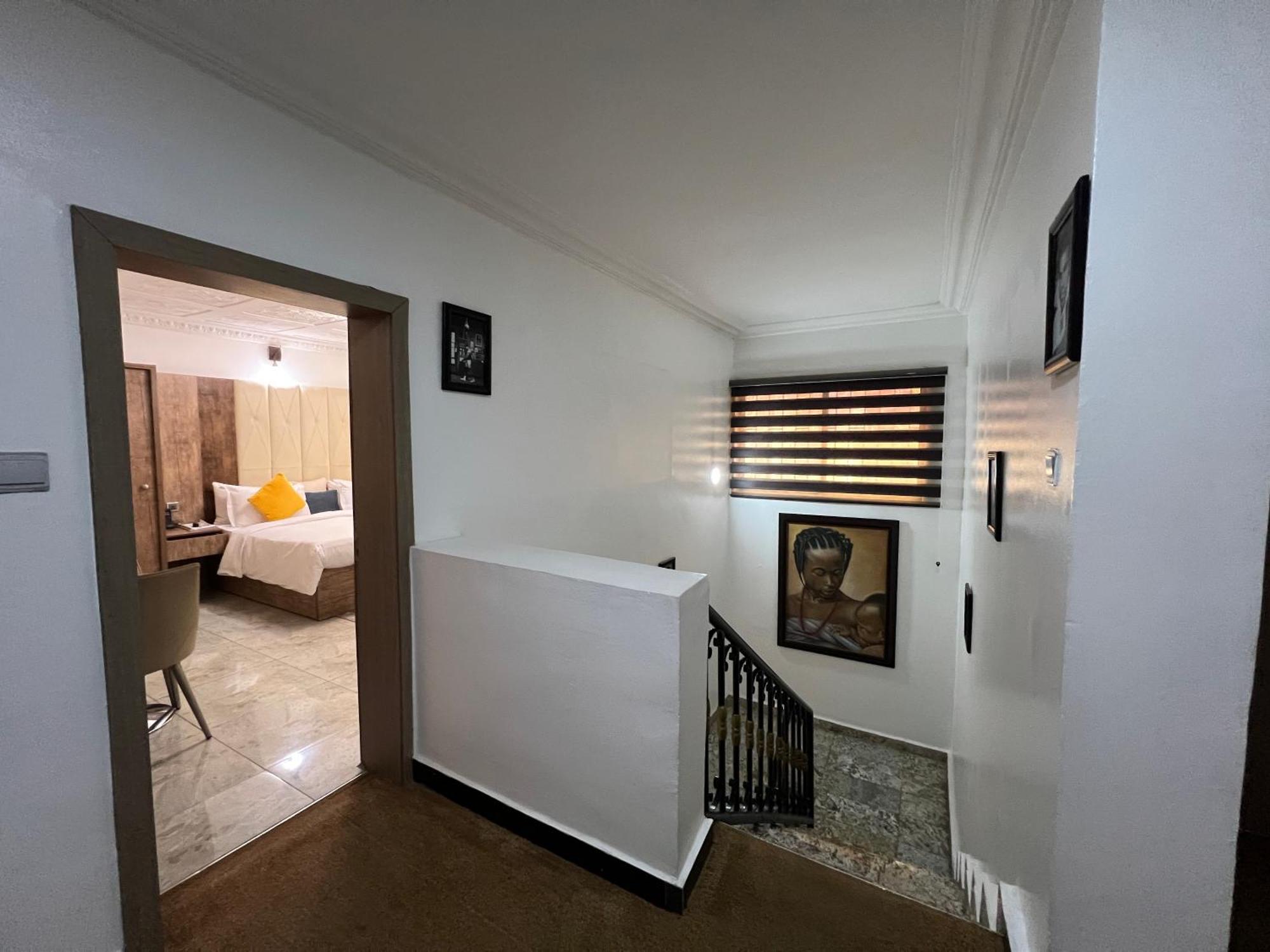 Urban Rootz Hotel Абуджа Екстериор снимка