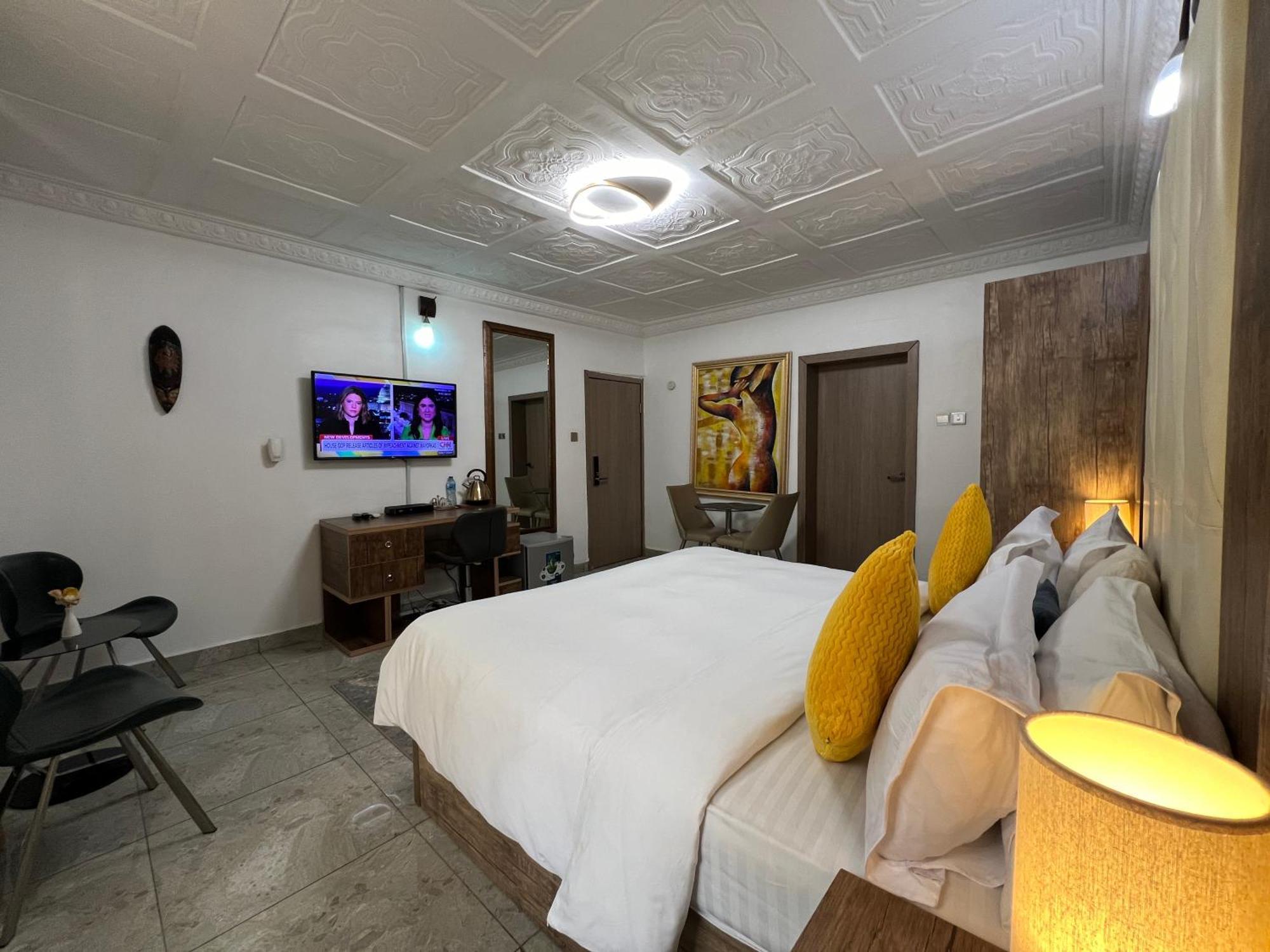 Urban Rootz Hotel Абуджа Екстериор снимка