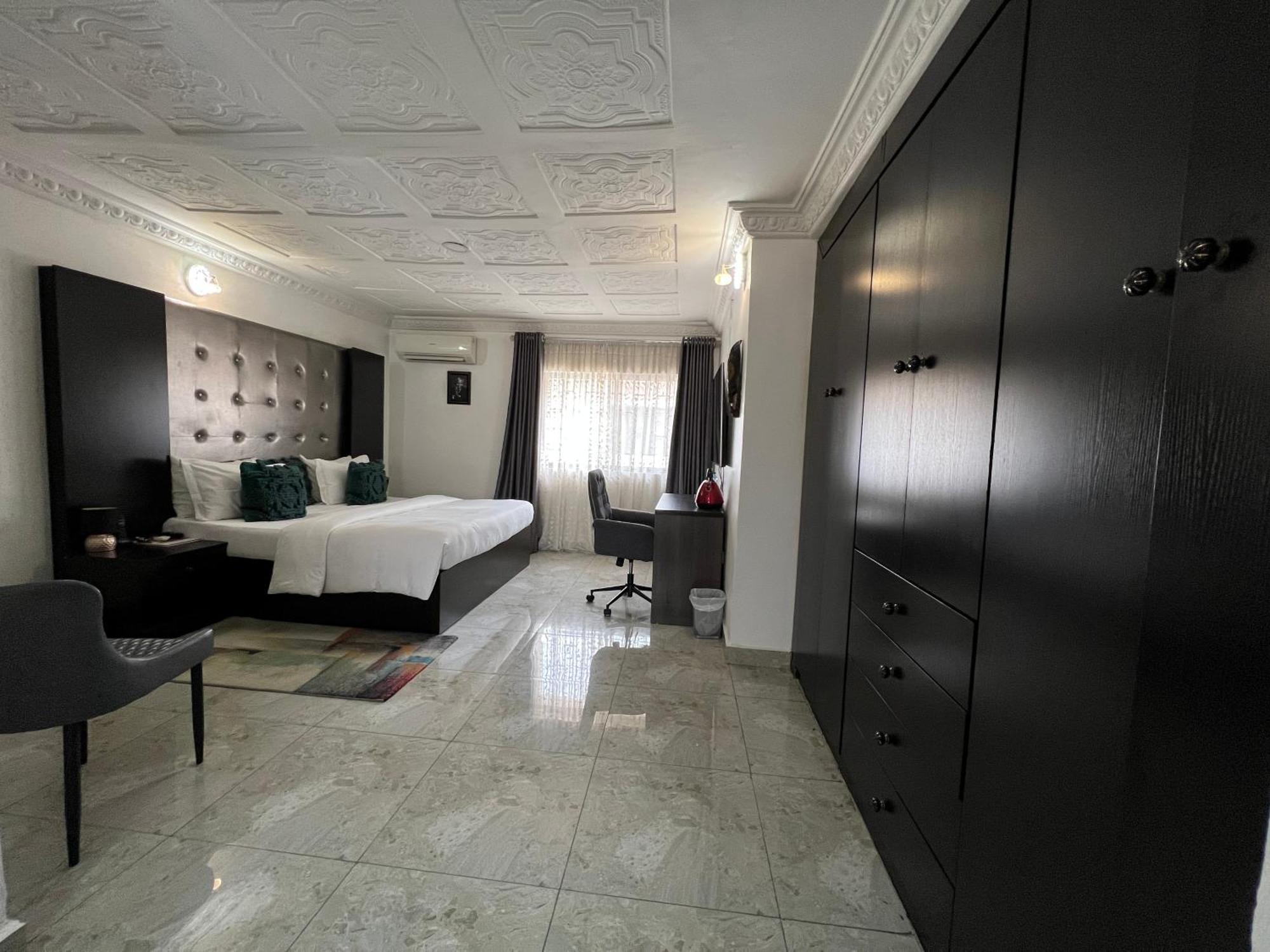 Urban Rootz Hotel Абуджа Екстериор снимка