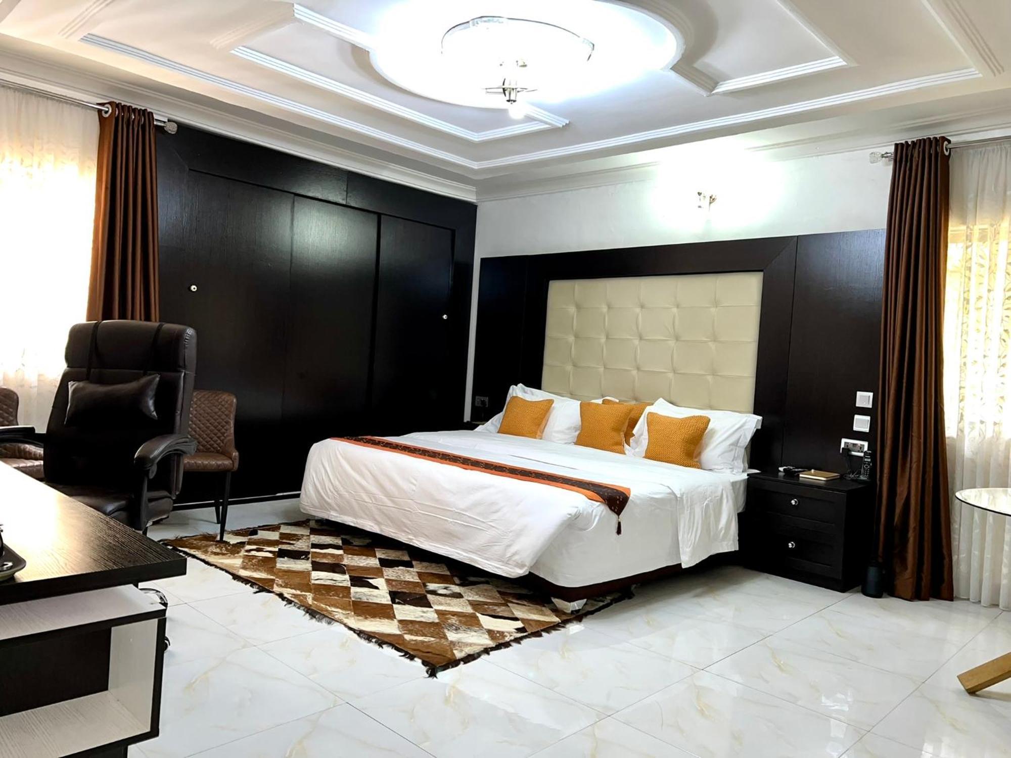 Urban Rootz Hotel Абуджа Екстериор снимка